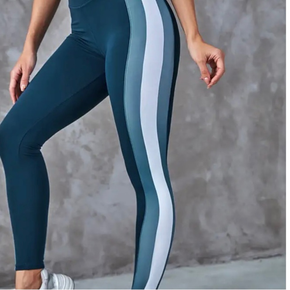 Brand new never worn CUPSHE leggings